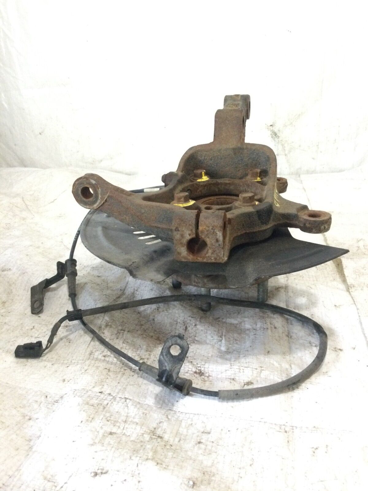 2016-2018 Kia Sorento Front Left Spindle Knuckle Bearing Hub OEM AWD