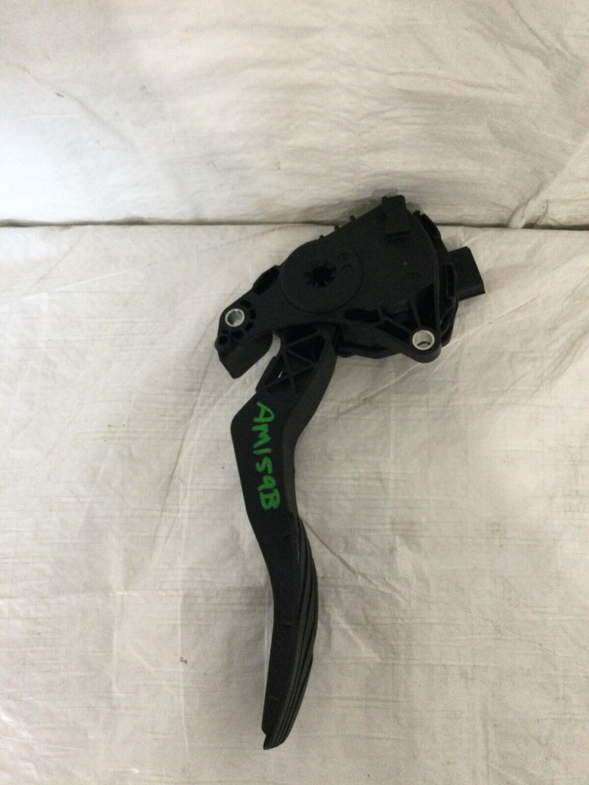 2018-2020 Nissan Rogue Accelerator Gas Pedal 180024BA0A OEM