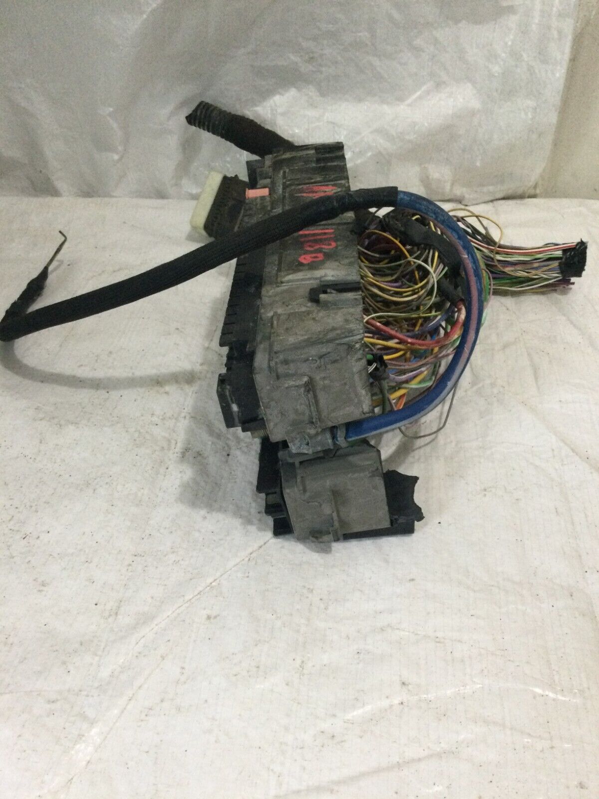 2017-2019 Ford Taurus 3.5L Turbo Engine Bay Fuse Box Relay Module OEM