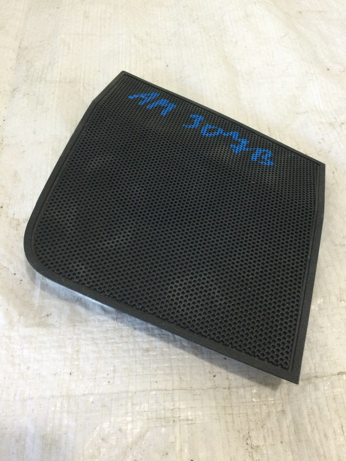 Passenger Side Right Tweeter Speaker Cover 55525-42010 Toyota RAV4 2018