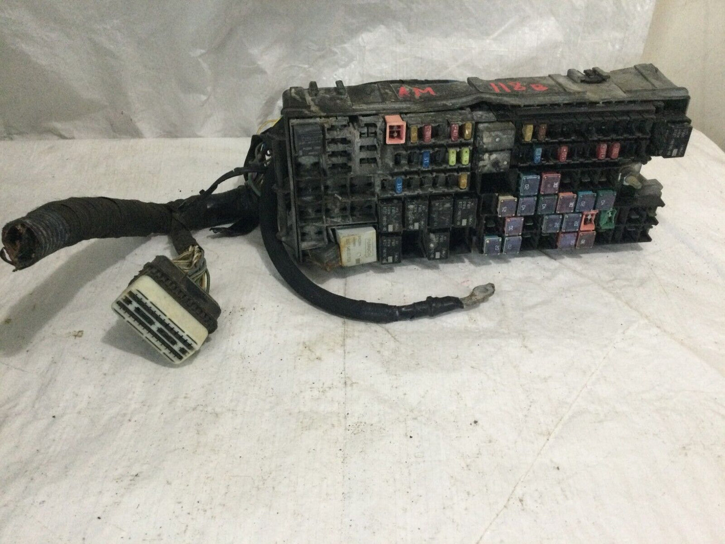 2017-2019 Ford Taurus 3.5L Turbo Engine Bay Fuse Box Relay Module OEM
