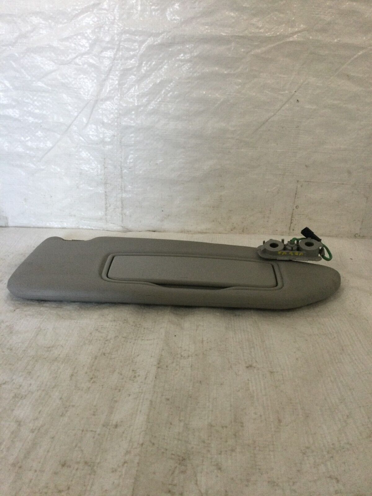 2004 Volvo S60 Sun Visor Right Illuminated Passenger Side OEM