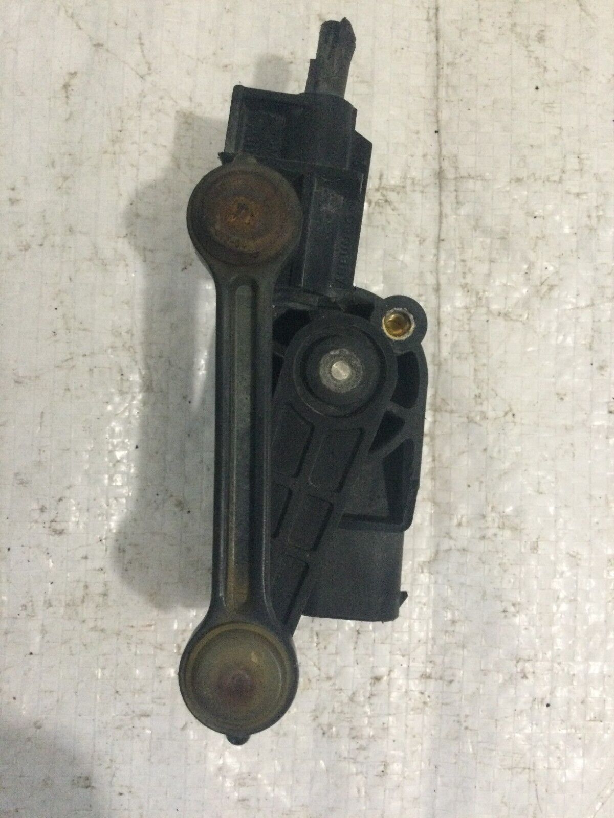 2007 Volkswagen Touareg Front Right Headlight Suspension Leveling Sensor OEM