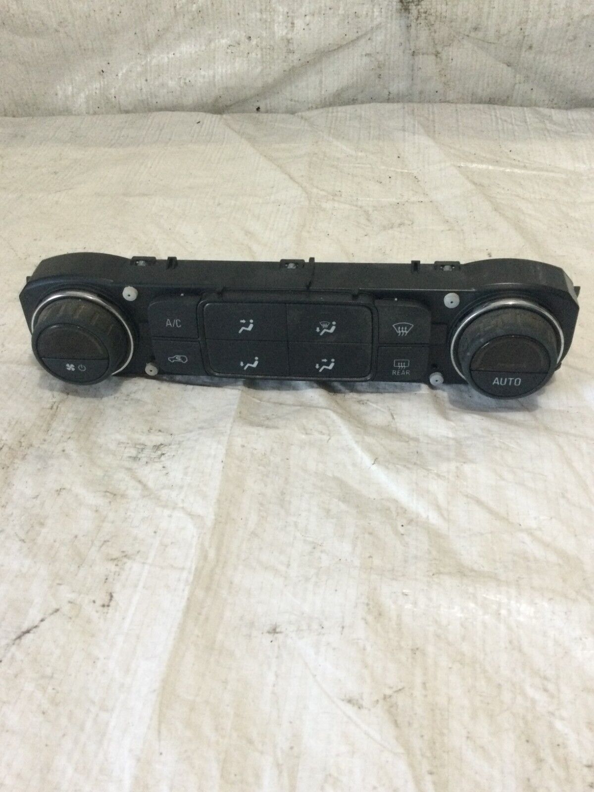 2022 Chevrolet Colorado  AC Heater  Control Rear Defrost 84263101 OEM