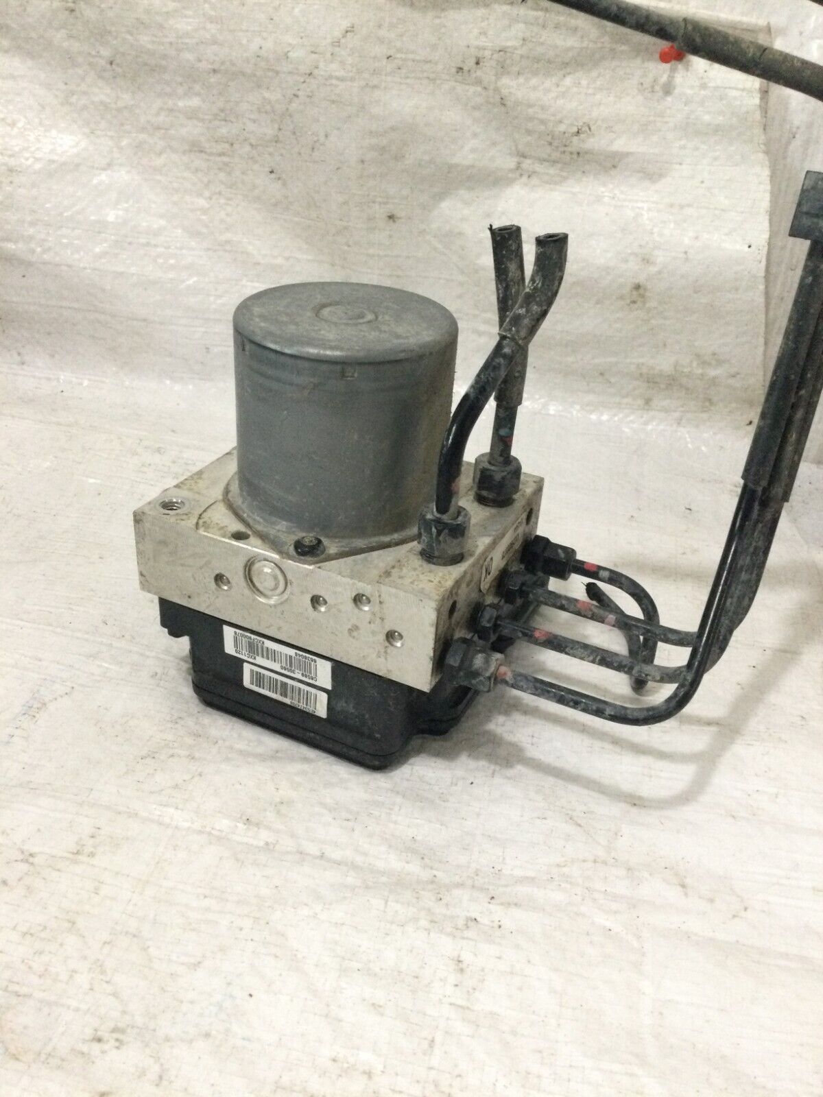 2016-2017 Kia Sorent  ABS Anti Lock Brake Pump Assembly  OEM