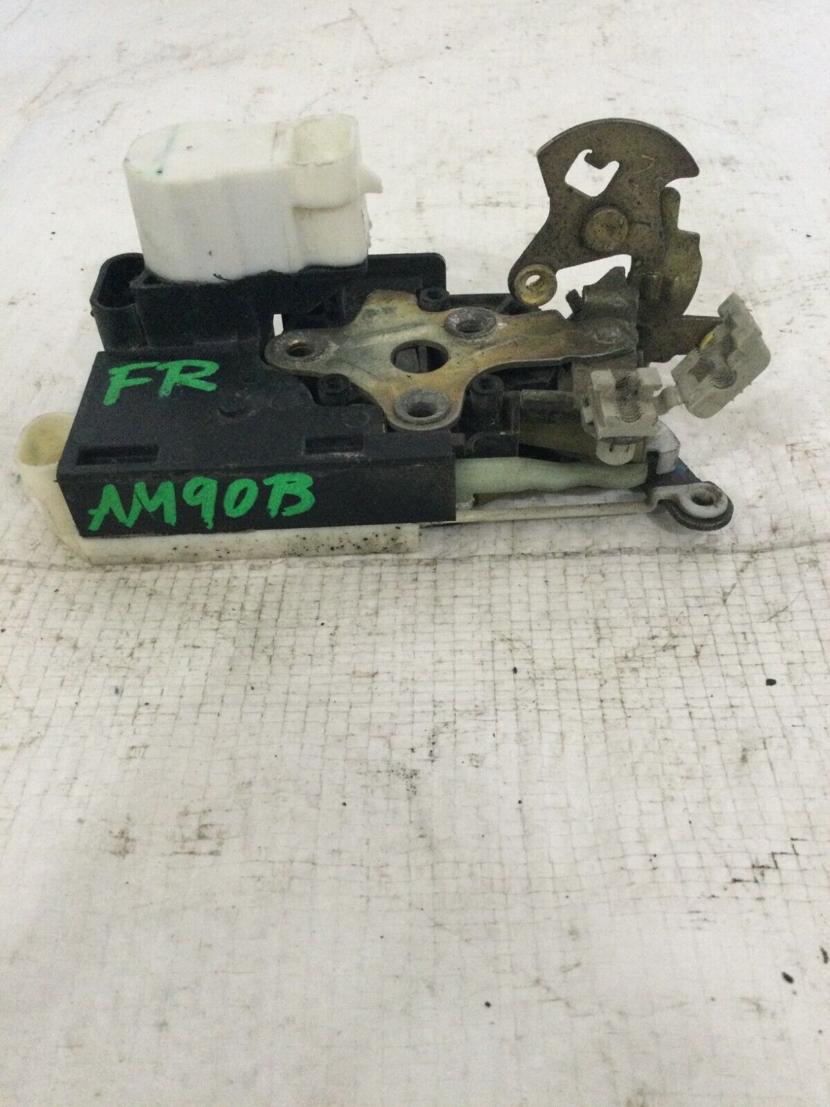 2003-2006 Cadillac Escalade EXT Front Right Door Lock Actuator OEM 16639868