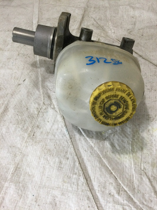 2005 Dodge Ram 1500 Master Brake Cylinder W/ Reservoir OEM