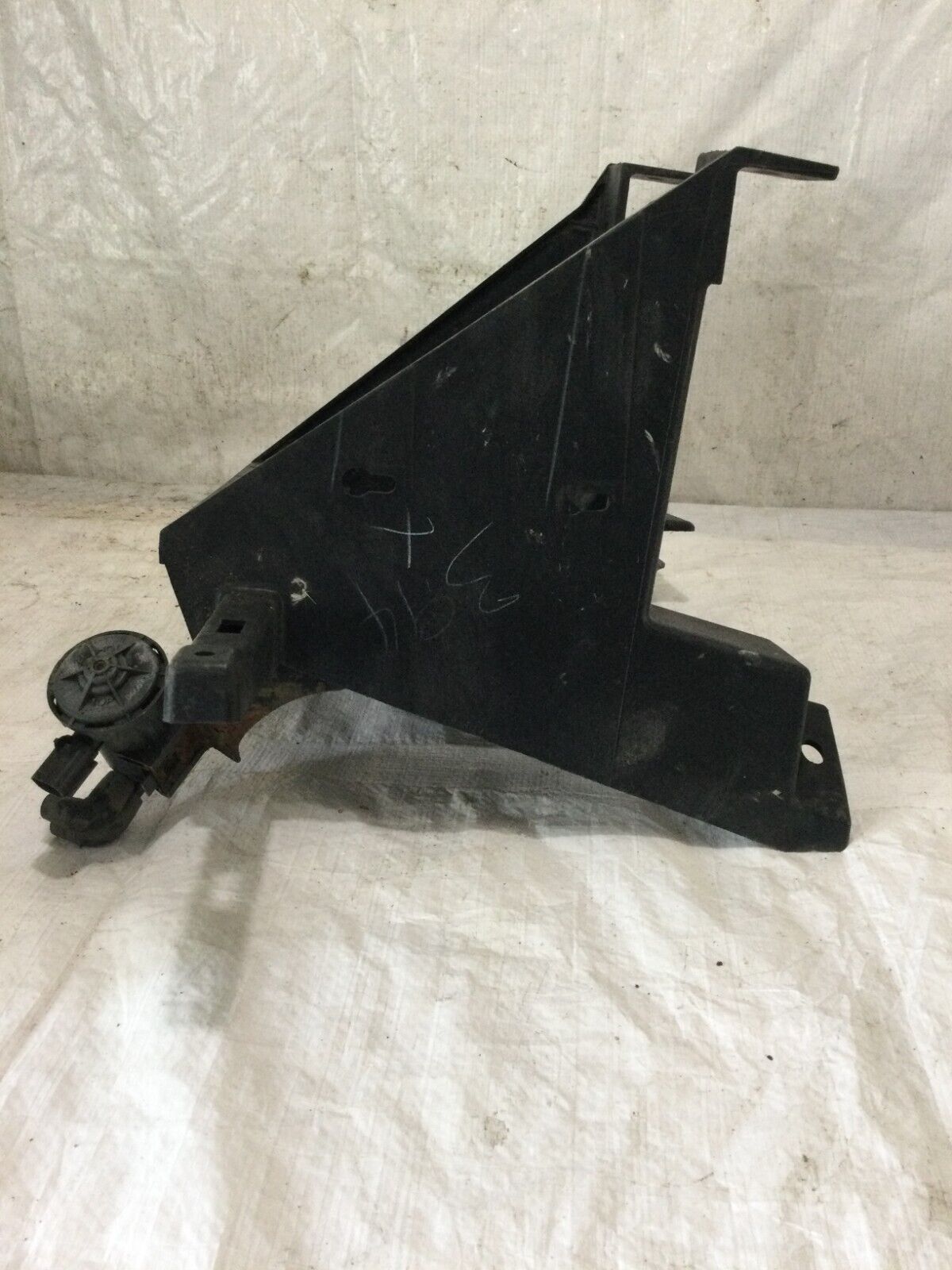 2002-2005 Dodge Ram 1500 2500 3500 Battery Tray Holder OEM 55275831AA