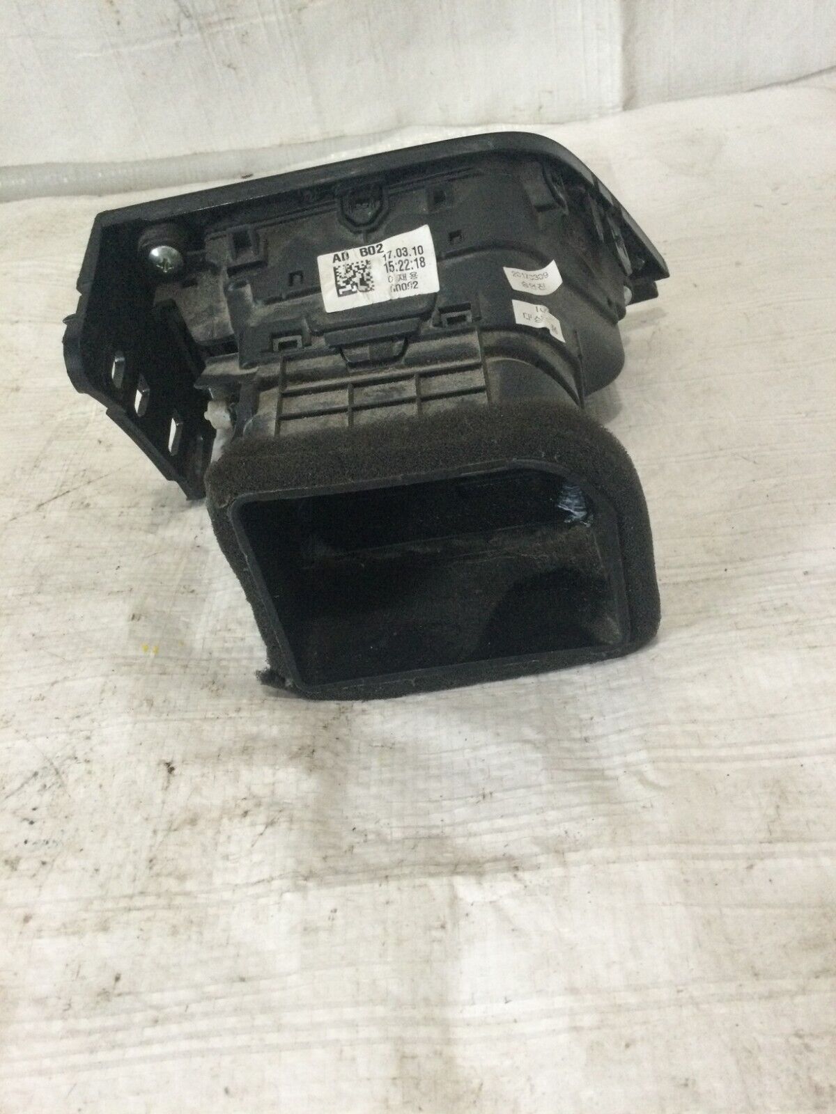 2017 Hyundai Elantra SE Dash Right Passenger  Side Air Vent 97480-F2000 OEM