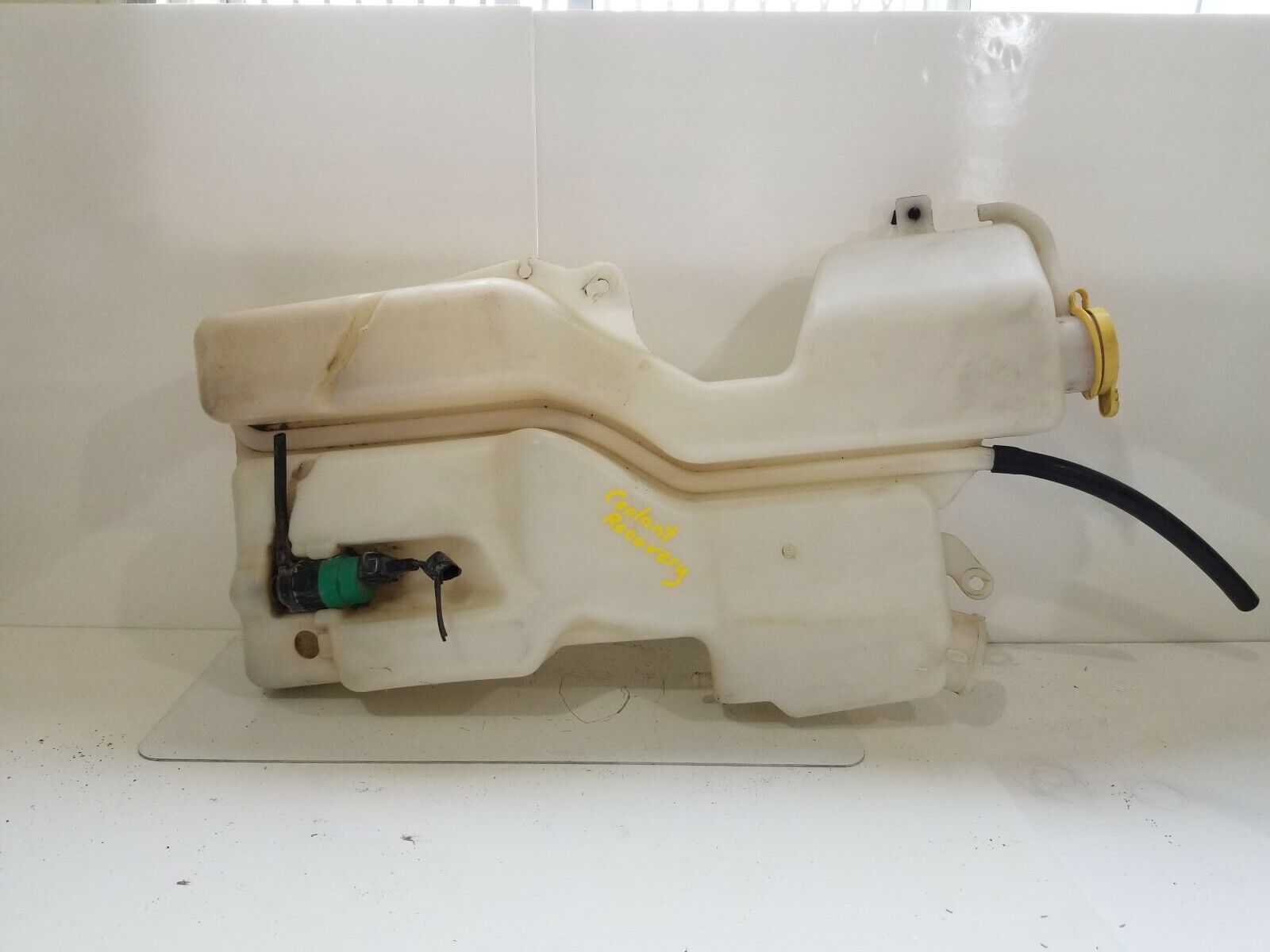 Dakota Dakota 2007-2008 Engine Coolant Recovery Bottle Tank 55112524AA OEM