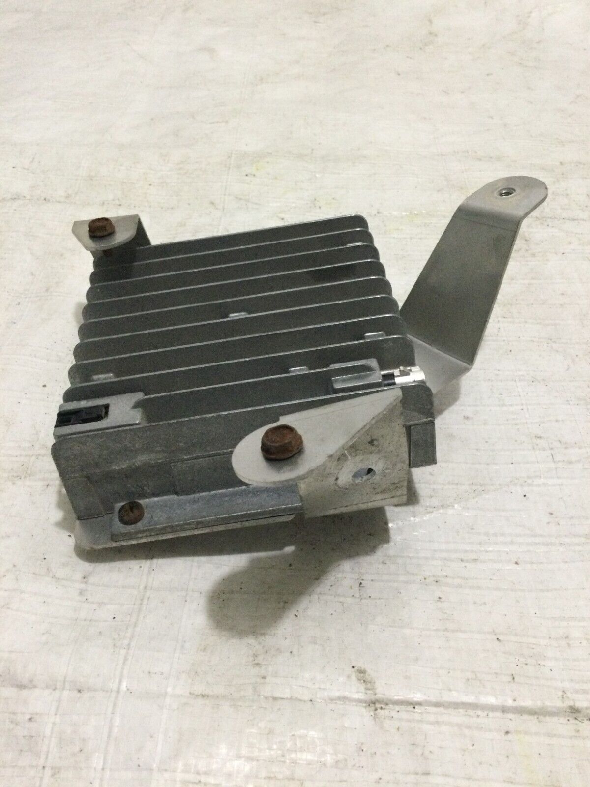 2005 Mercedes-Benz E-Class  Antenna Booster Phone Amplifier Module OEM