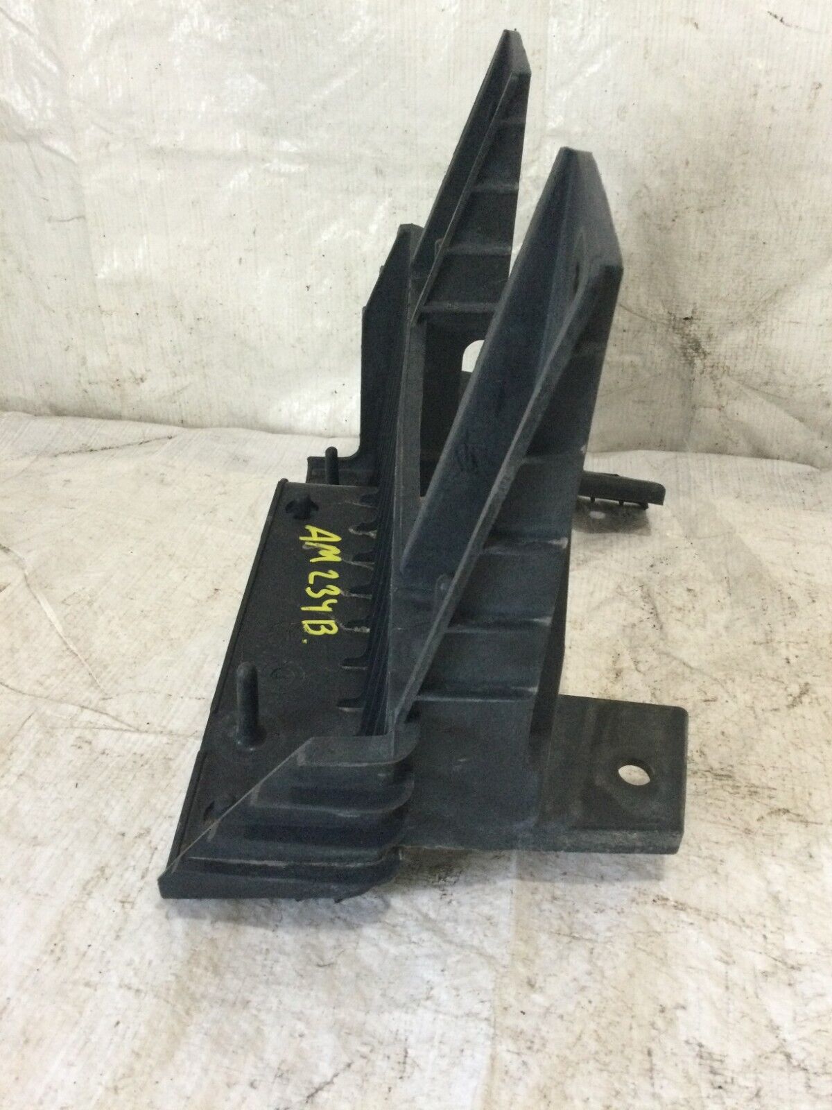 2006 Dodge Ram 1500  Air Cleaner  bracket 53032453AB OEM
