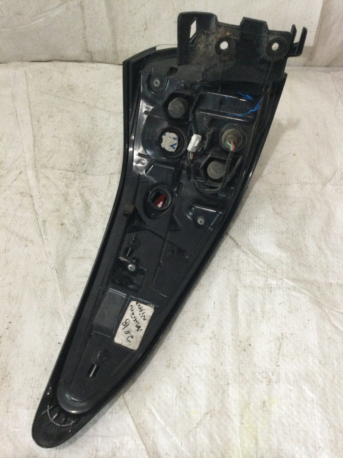 2018 Nissan Murano Rear Right Tail Light Assembly OEM ( DAMAGED)