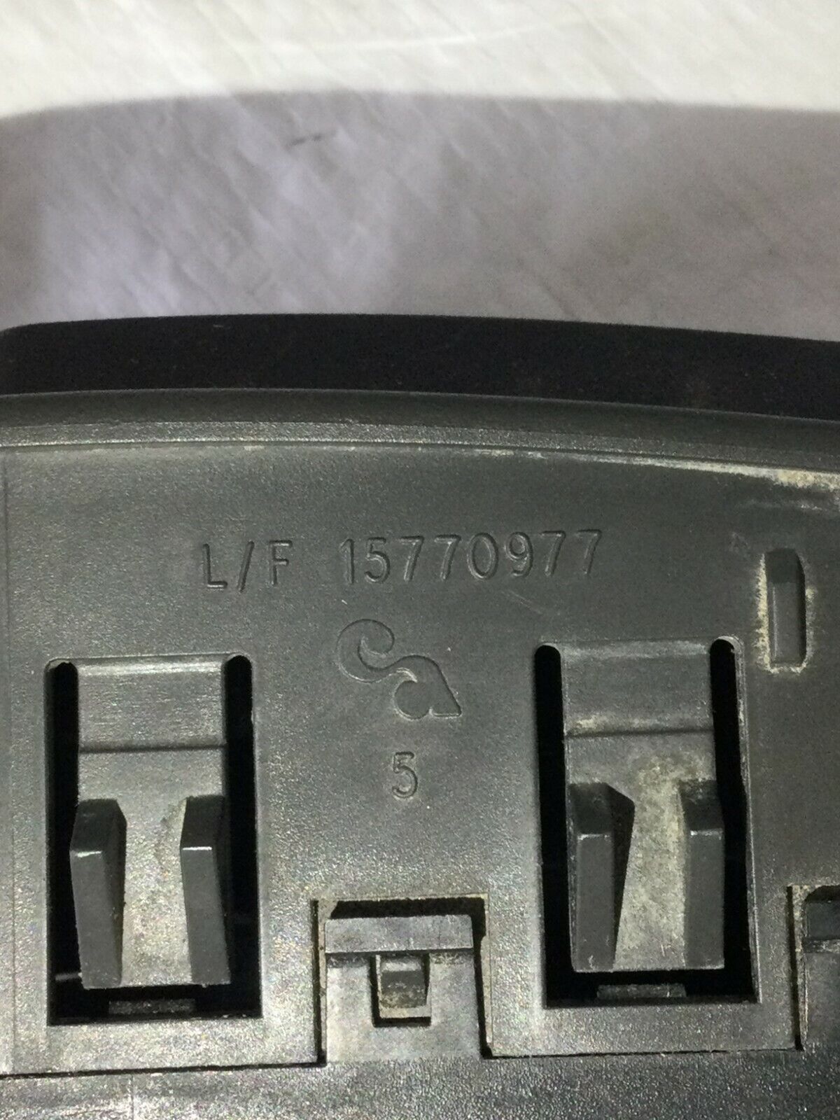2006 Chevrolet Silverado 2500HD Left Driver Dash Air Vent OEM 15770977