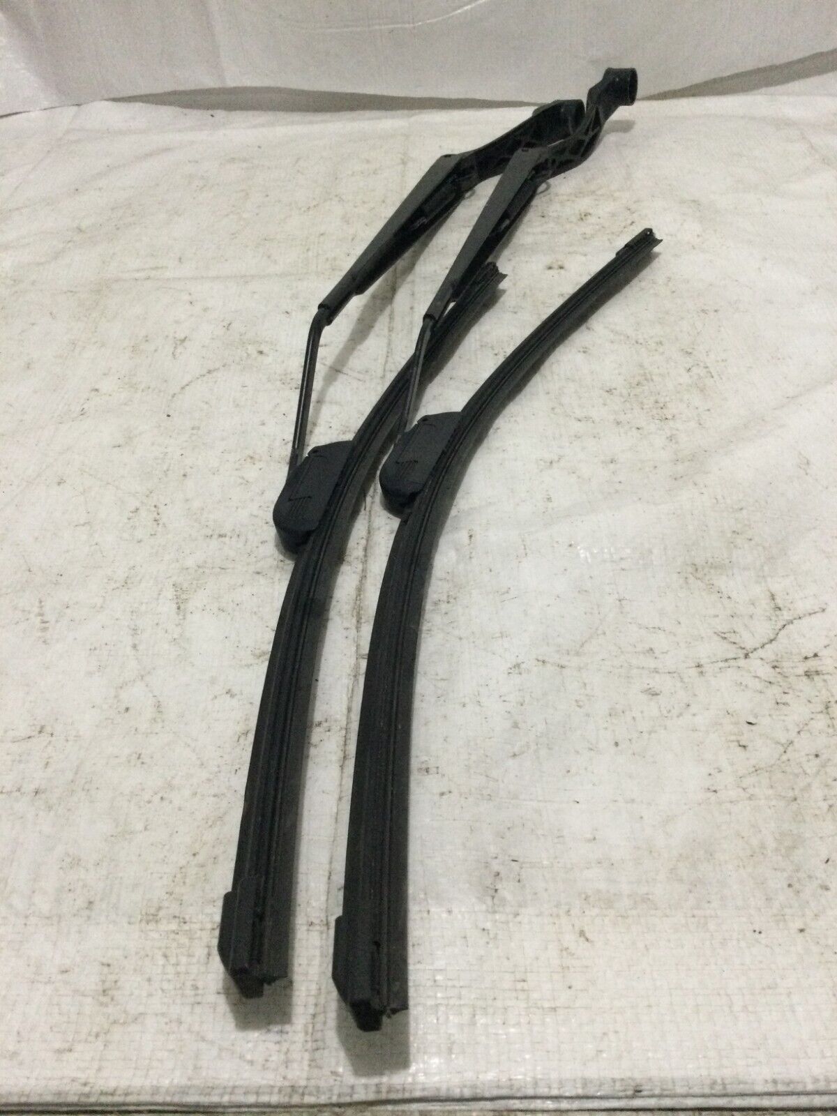 2001-2007 Toyota Highlander Front Wiper Arm Set Left And Right OEM