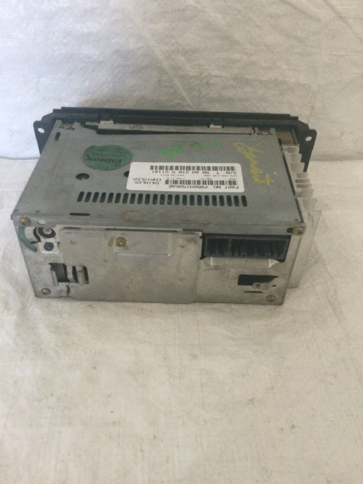 2002 -2007 Dodge Chrysler Jeep Radio CD Player Factory OEM P56038589AE