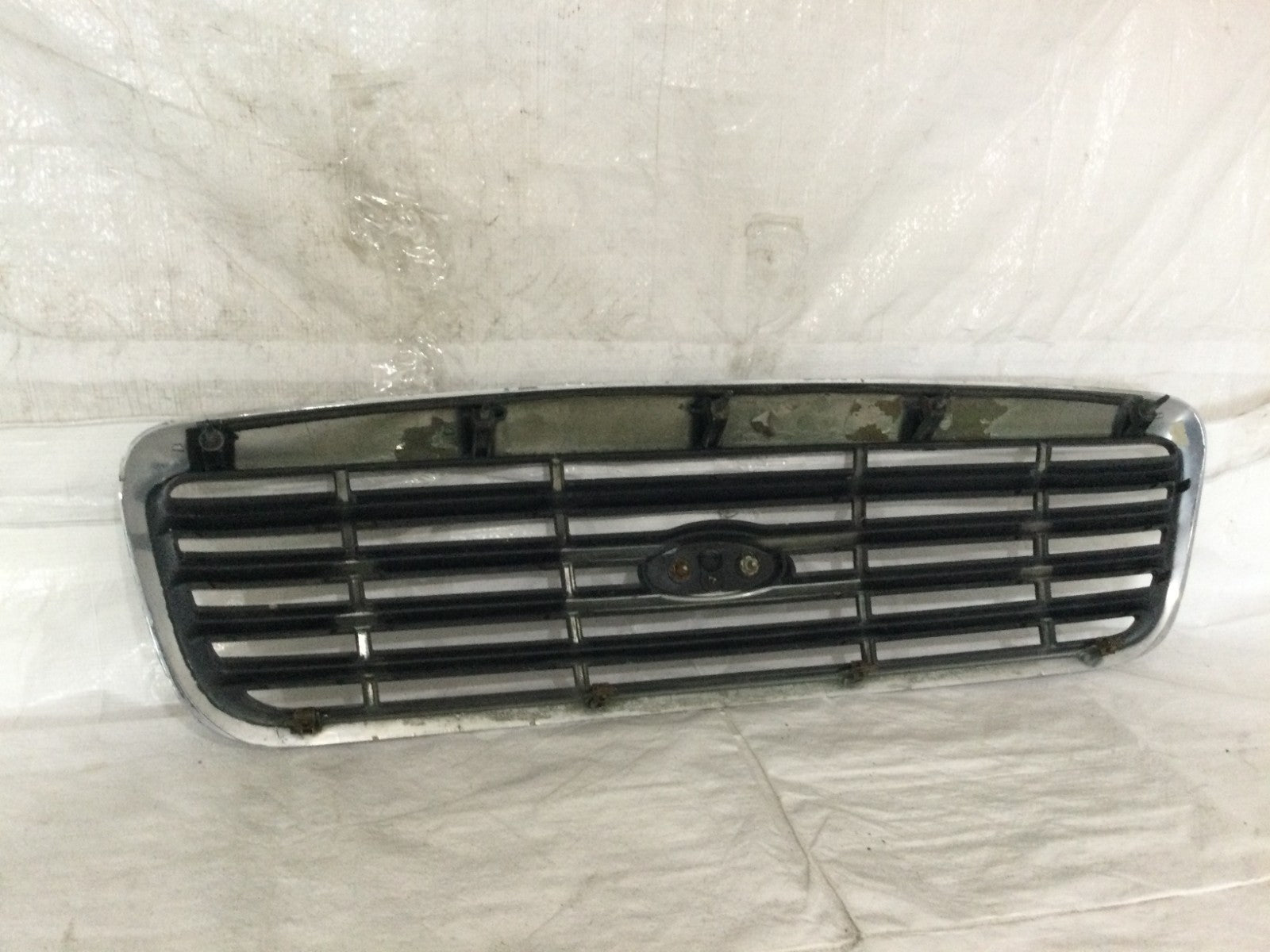 1998-2011 Ford Crown Victoria Grille OEM