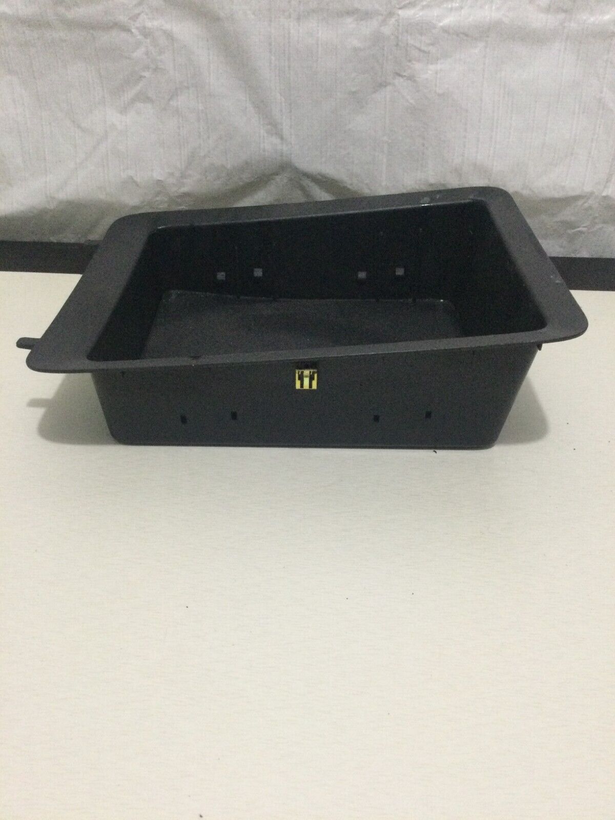 2007-2009 GMC Yukon Center Console Tray OEM