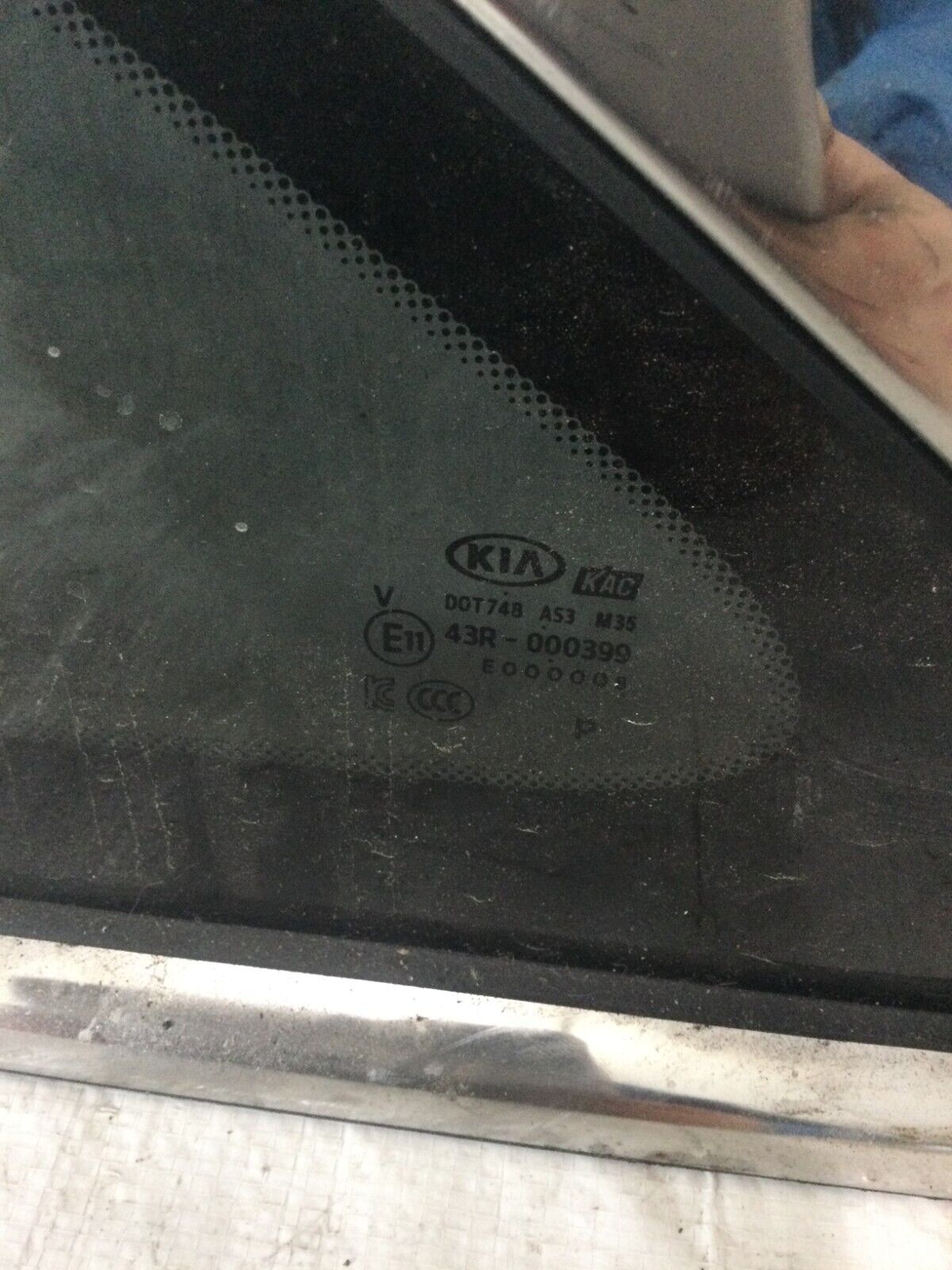 2016-2020 Kia Sorento Rear Left Quarter Window Glass OEM