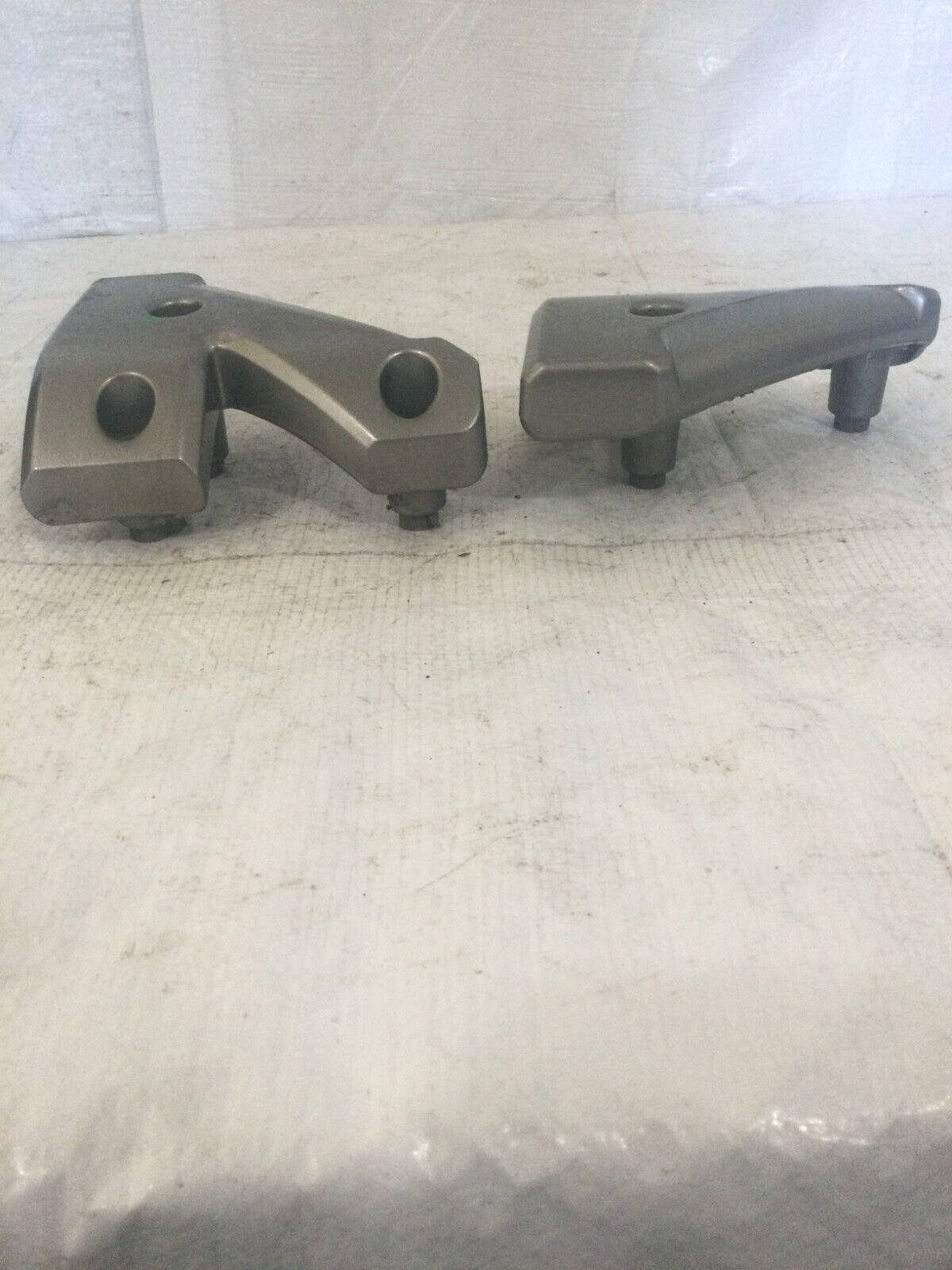 2002-2013 Cadillac Escalade EXT Box Corner Mounting Bracket OEM