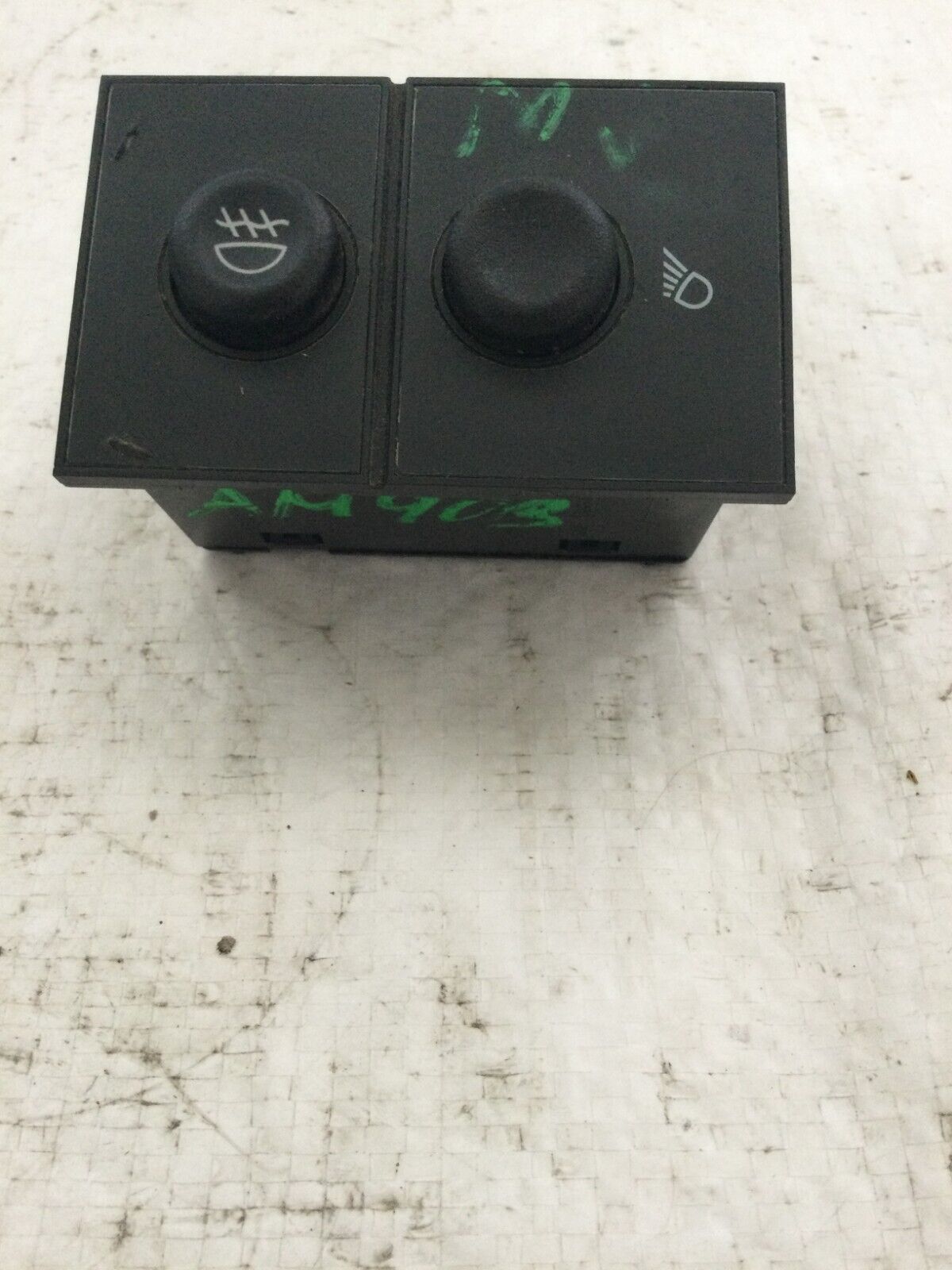 2003-2006 Cadillac Escalade EXT  Fog Lamp Switch 15076588 OEM