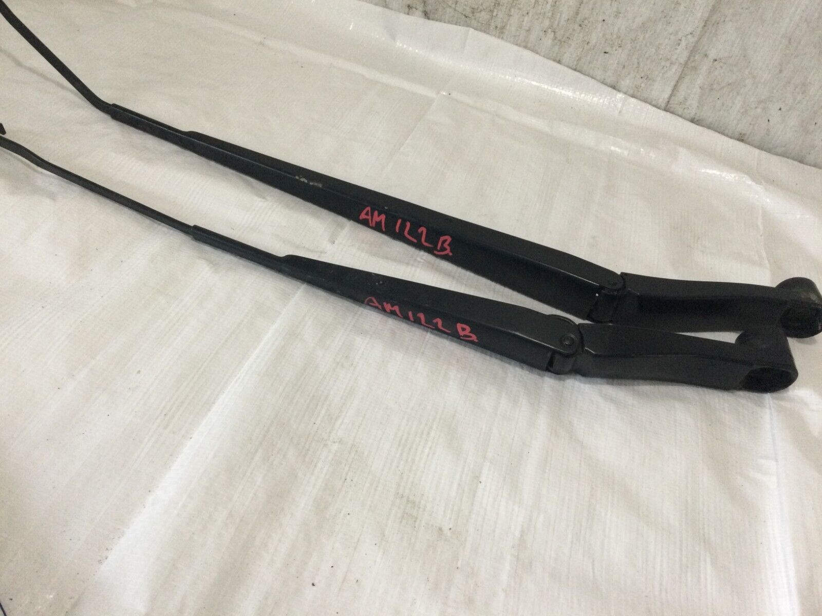 2019 Buick Regal  Windsheild  Wiper Arm Set Of 2  Left Side/Right Side OEM