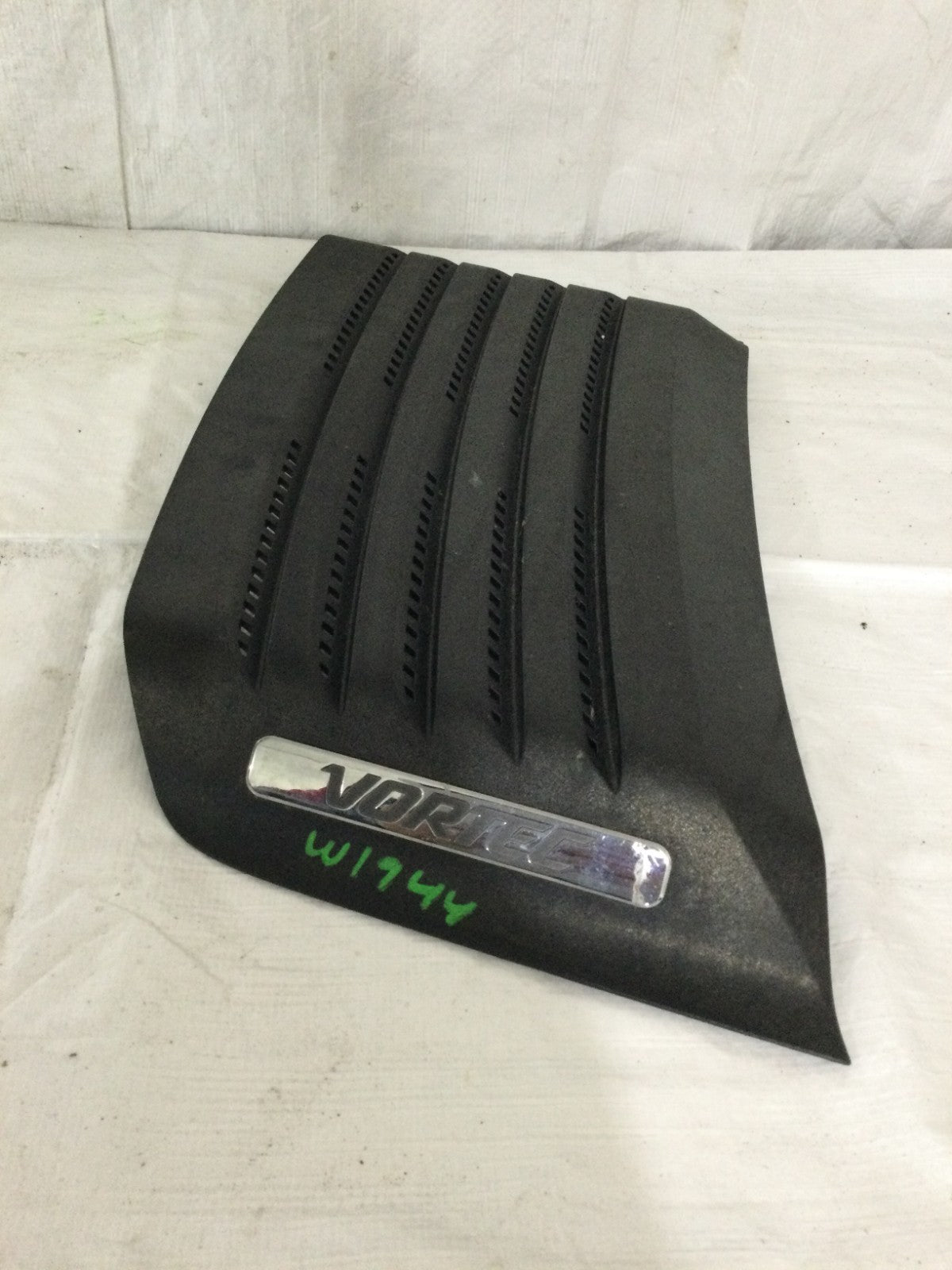 2007-2010 Chevy Silverado 2500 3500 Left Hood Scoop Insert Vortec OEM