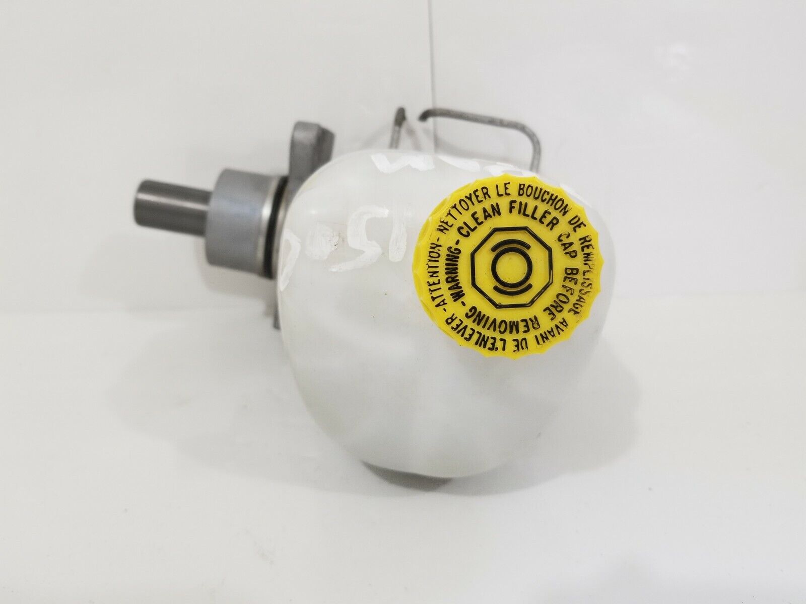 2003-2005 Dodge Ram 2500 Power Brake Master Cylinder W/ Reservoir Tank OEM 