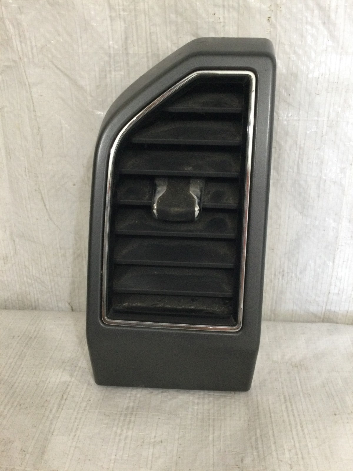 2019 Ford F-150 Right Dashboard Air Vent OEM FL3B-19893-A DAMAGED