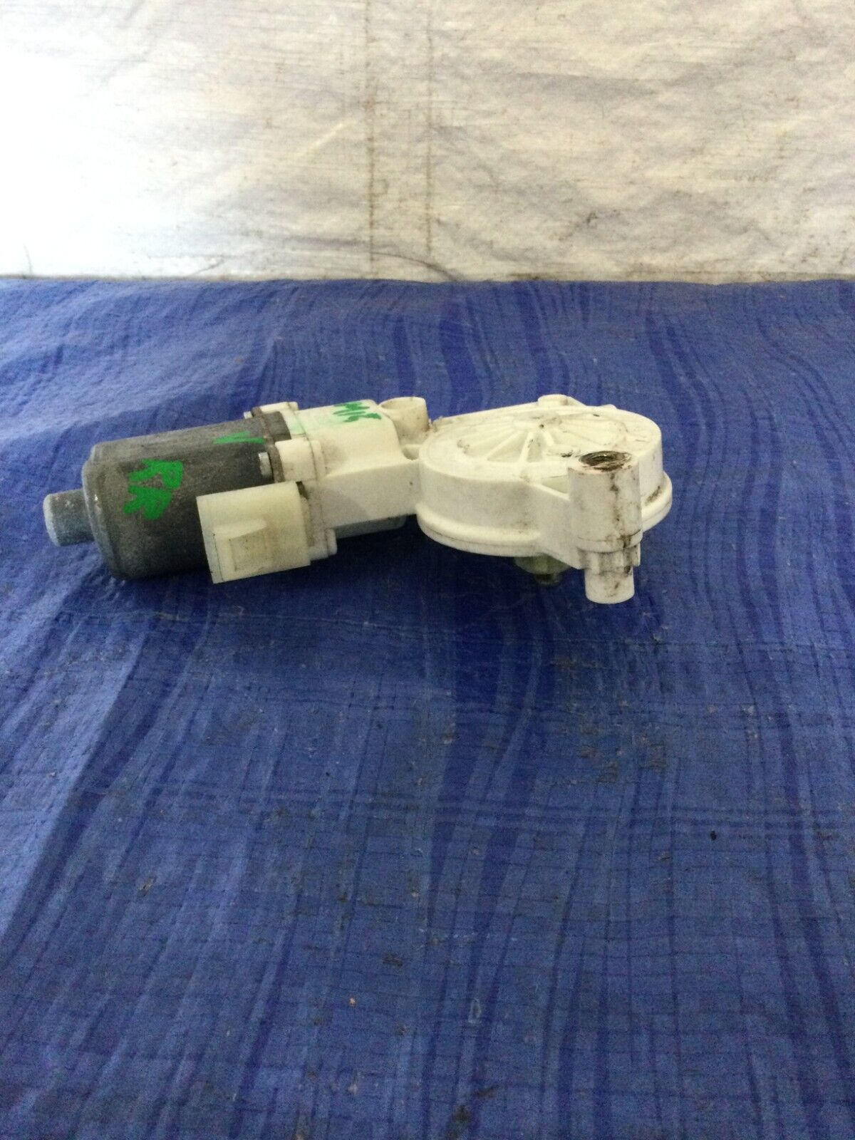 2007-2008 Cadillac Escalade ESV Right Rear Power Window Motor OEM