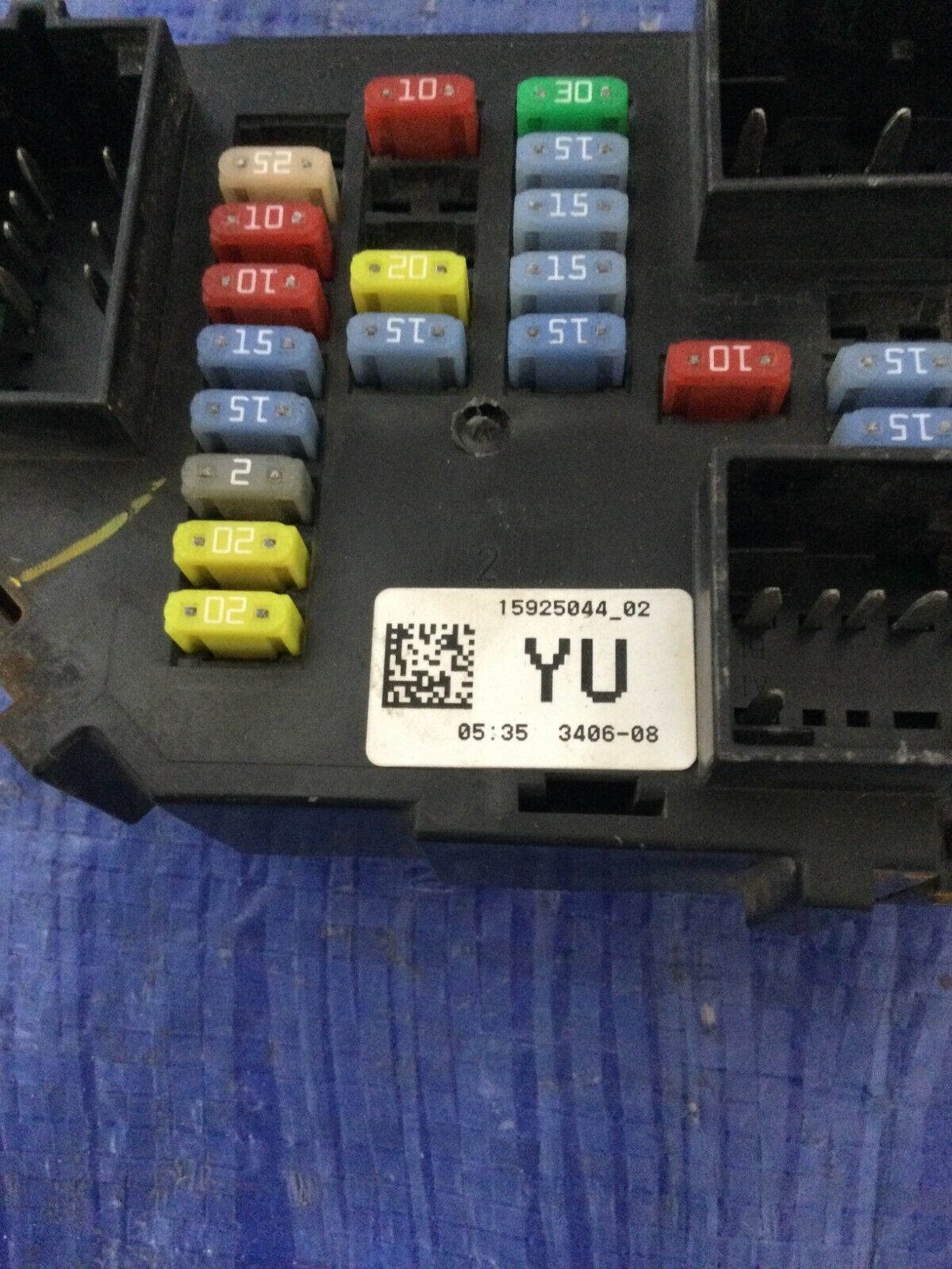 2007-2009 Cadillac Escalade ESV Cabin Fuse Box  15925044 OEM