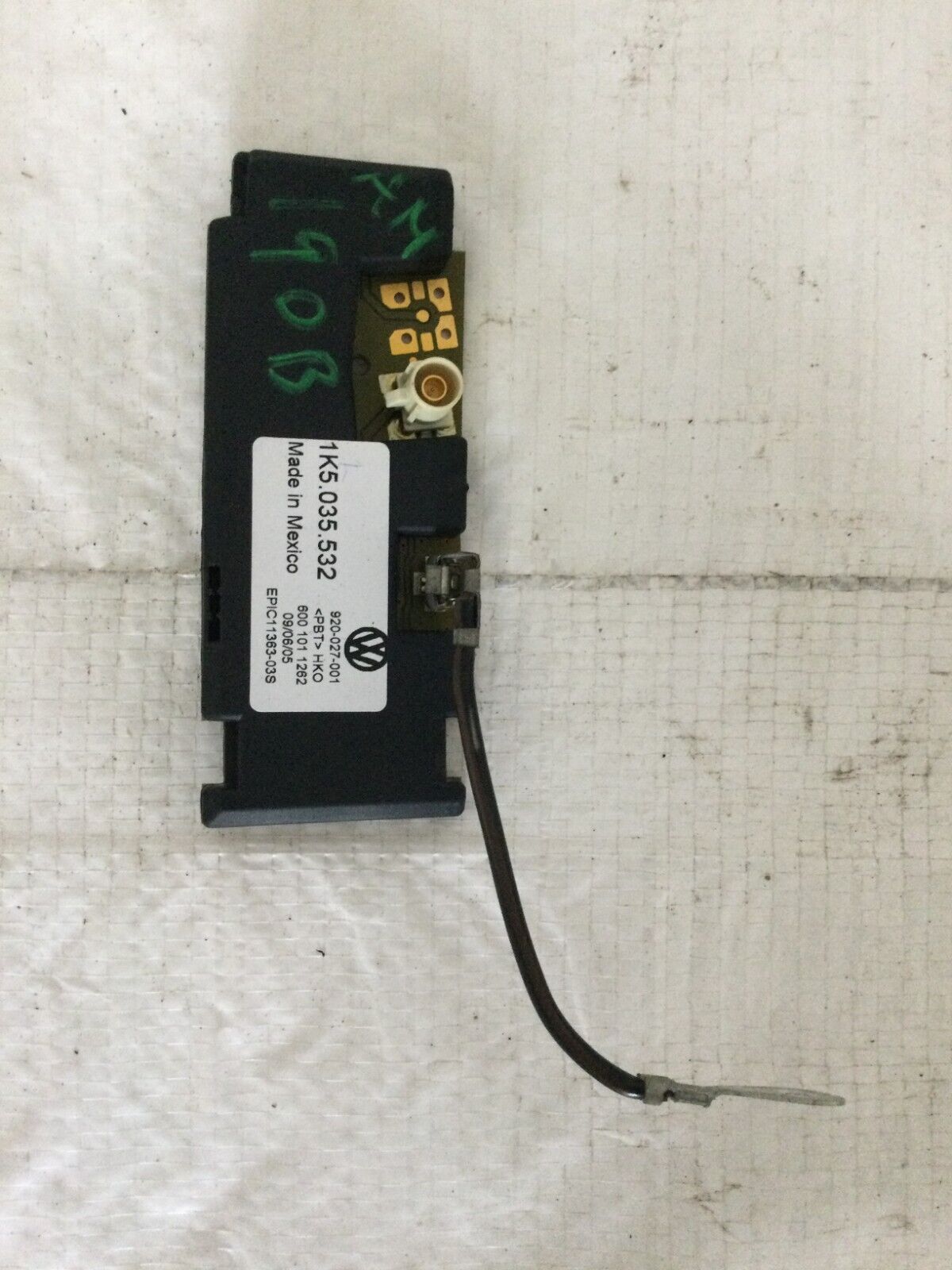 2006 VW Jetta Antenna Amplifier Booster Switch Unit 1K5 035 532 K OEM
