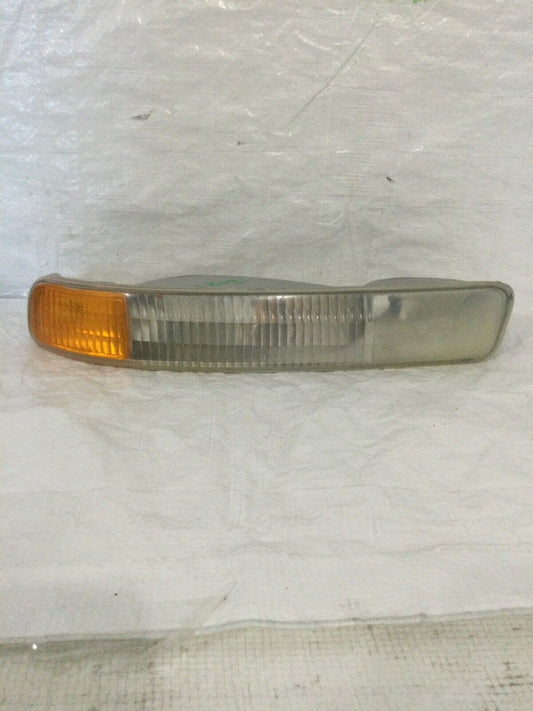 1999-2007 GMC Sierra 1500  Left Driver Side Turn Signal OEM LH 16524675