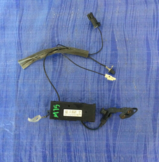 2007  Cadillac Escalade ESV Power Radio Antenna Control Module 15877497 OEM