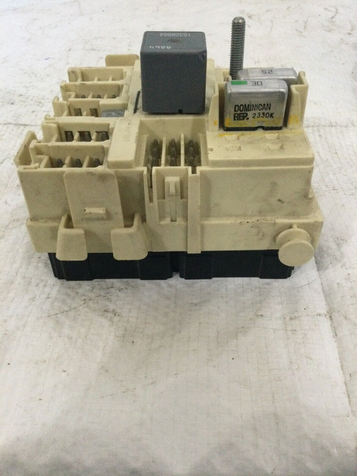 2003-2006 Cadillac Escalade EXT Under Dash Junction Fuse Block 15190658 OEM