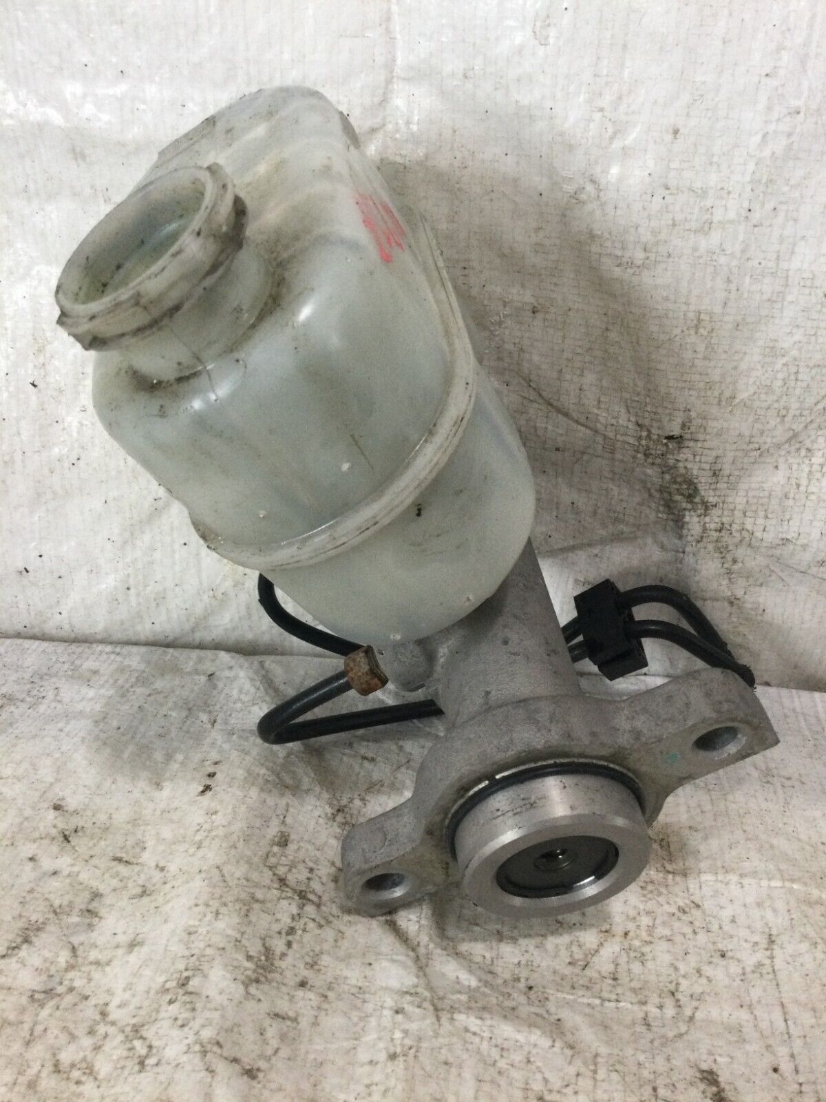 2007 Chevrolet Tahoe Master Brake Cylinder W/ Reservoir OEM