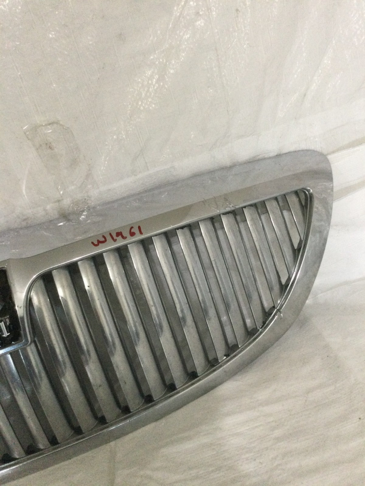 2003-2011 Lincoln Town Car Grille OEM 6W13-8200-AA
