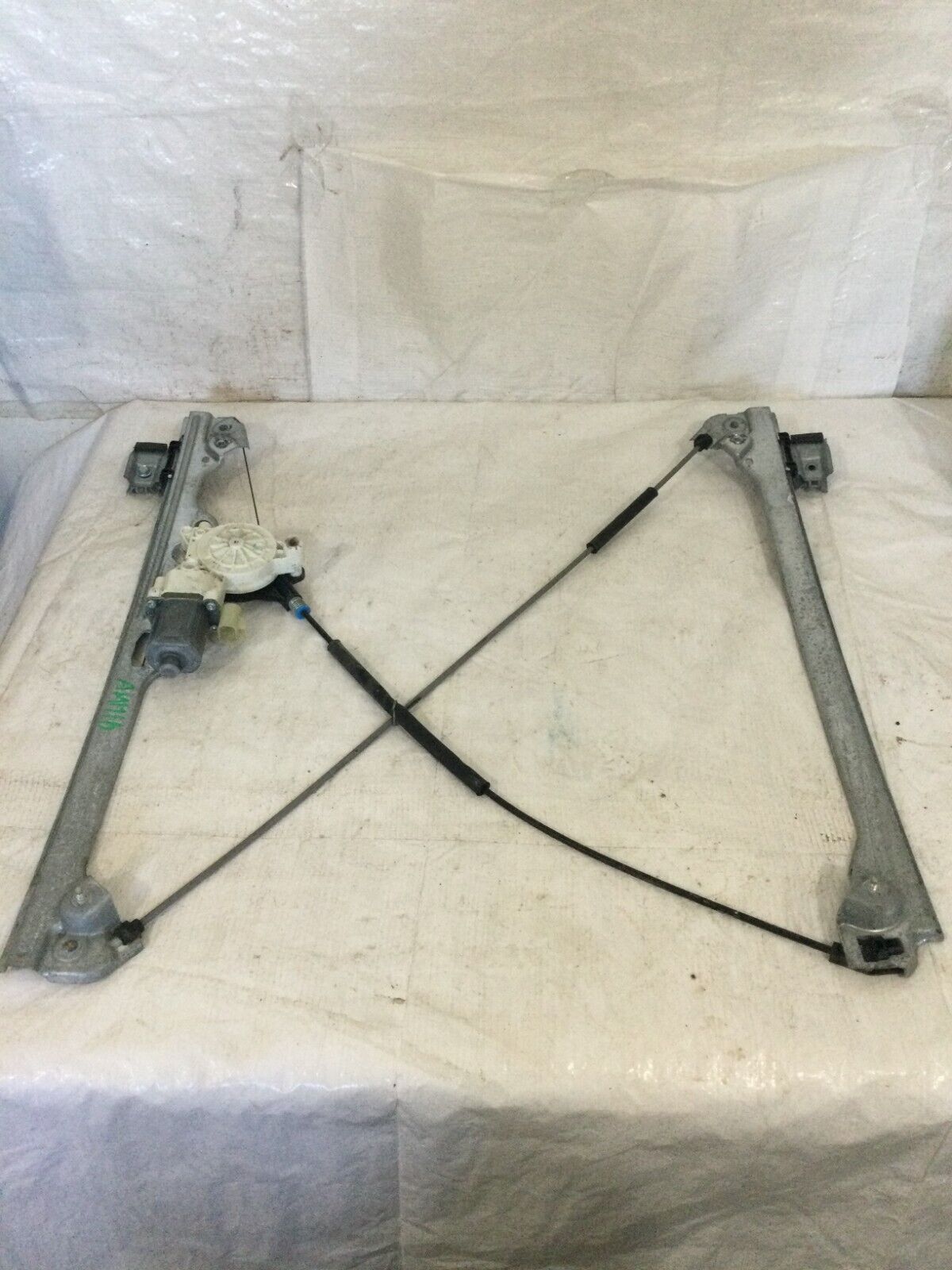 2007 GMC Yukon Front Right Window Regulator Motor OEM