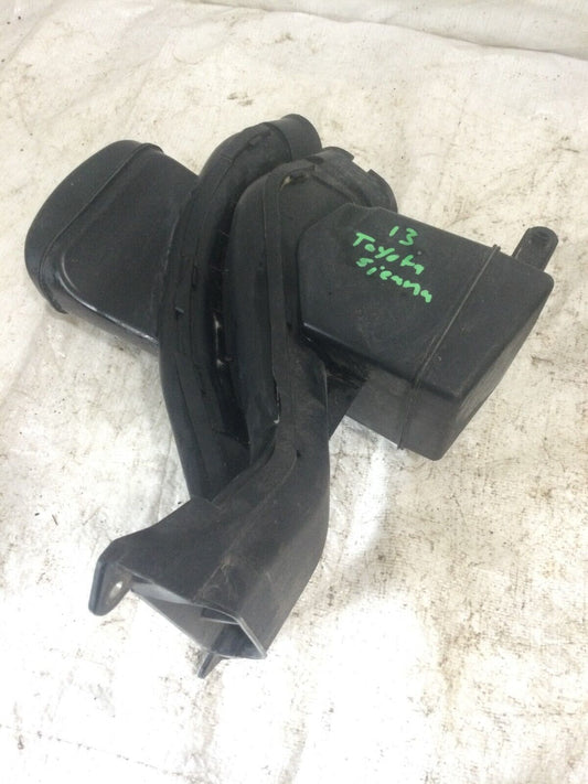 2013 Toyota Sienna Air Filter Assembly  17750 OEM