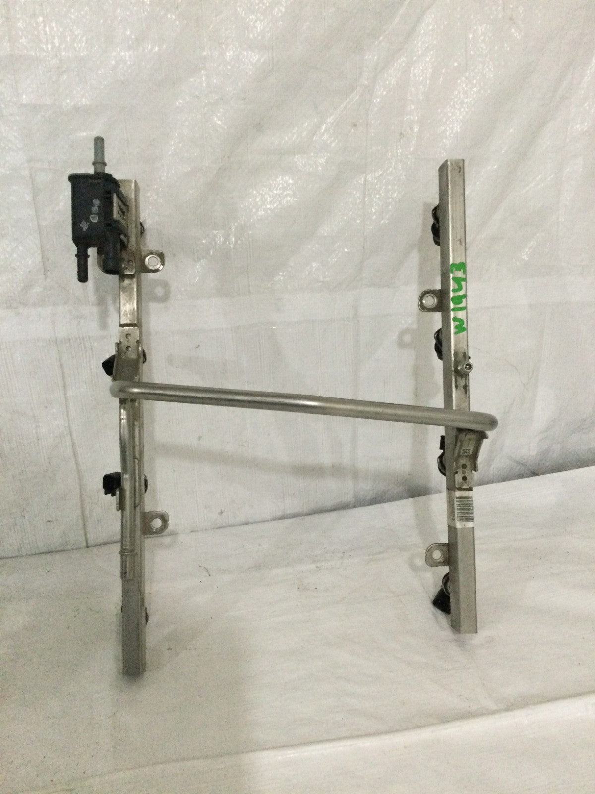 2007-2009 Chevrolet Siilverado 1500 Fuel Injection Fuel Rail OEM 12621662