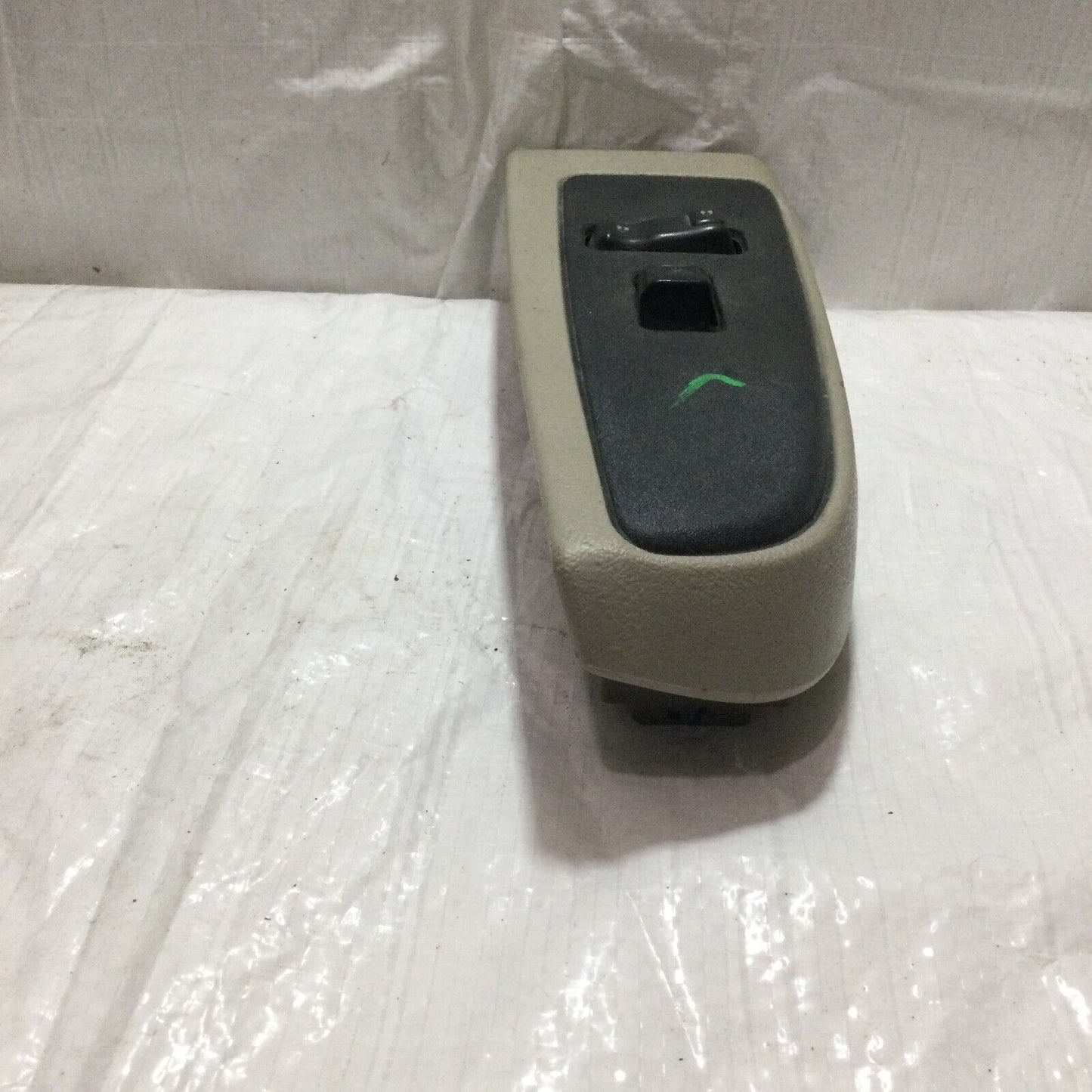 2003 to 2006 Chevrolet Tahoe Front Right RH Door Window Switch 10398572 OEM