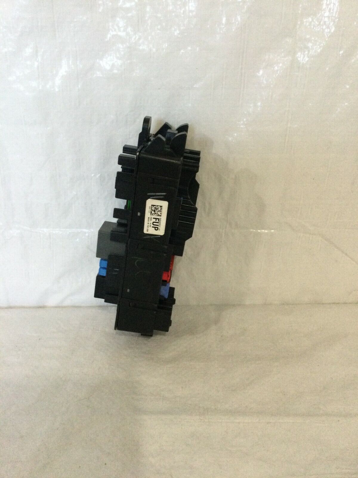 2019 GMC Sierra 1500 Cabin Fuse Relay Box Assembly 84582037 OEM 5.3L