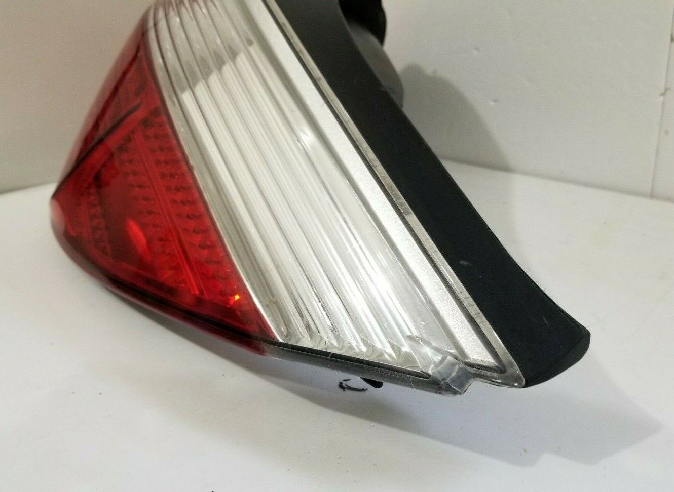 2006-2007 BMW E60 525 530 550 Passenger RH Quarter Mounted Tail Light Lamp OEM