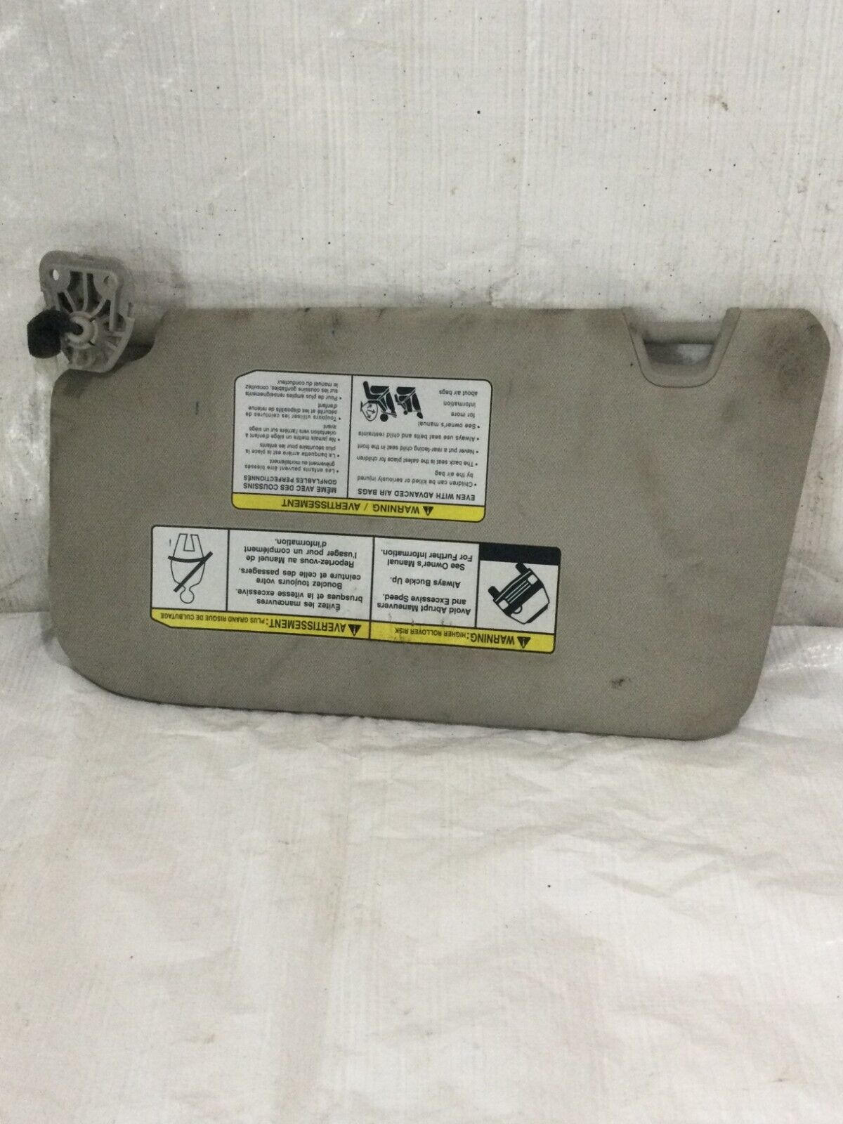 2017-2020 Nissan Rogue Illuminated Sun Visor RH Right Passenger Side OEM