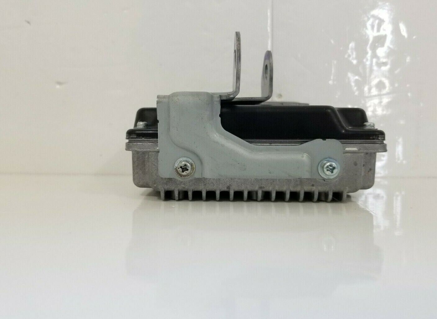 2019 Jeep Compass Power Inverter Module 68202292AA OEM 