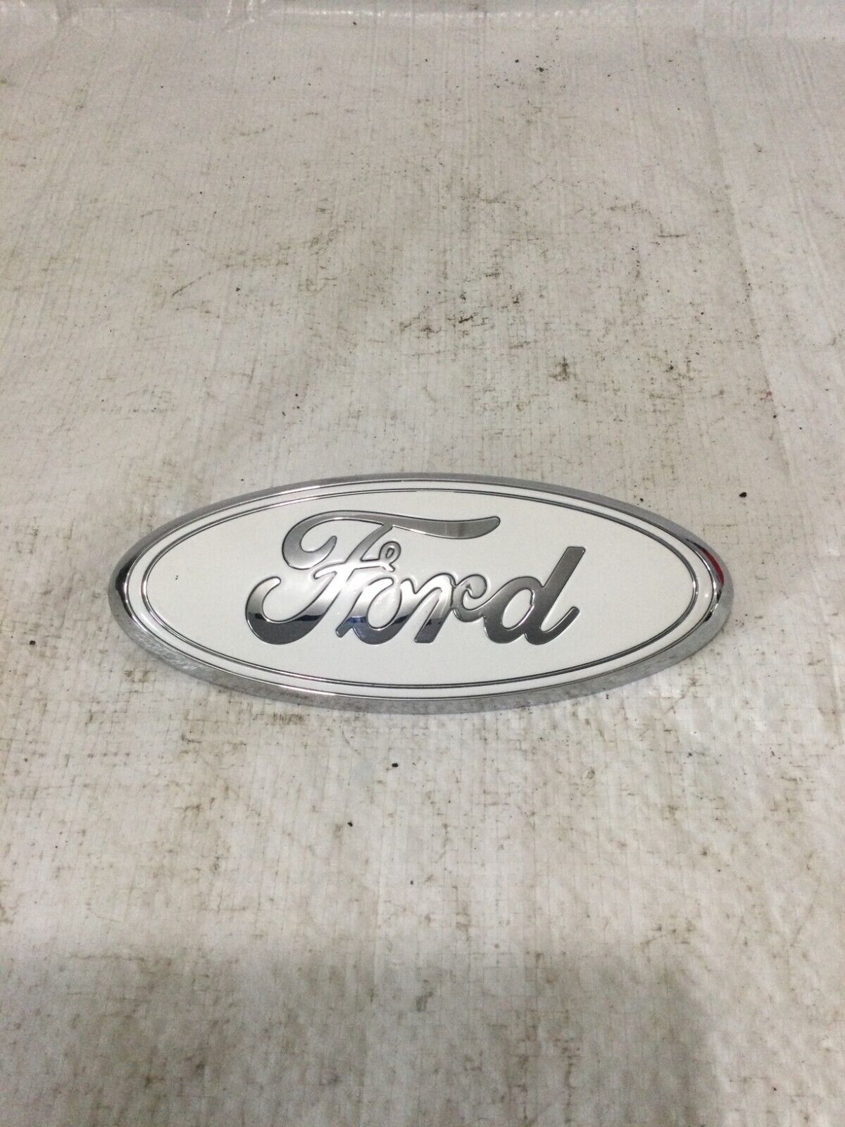 2005 Ford F-150 Front Rear Tailgate  Oval Emblem OEM