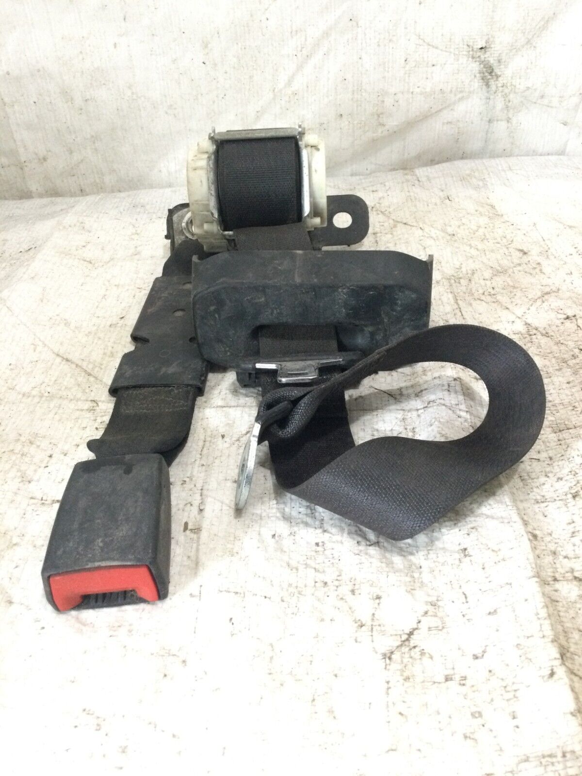 2017 Dodge Ram 1500 Rear Left Center Seat Belt OEM
