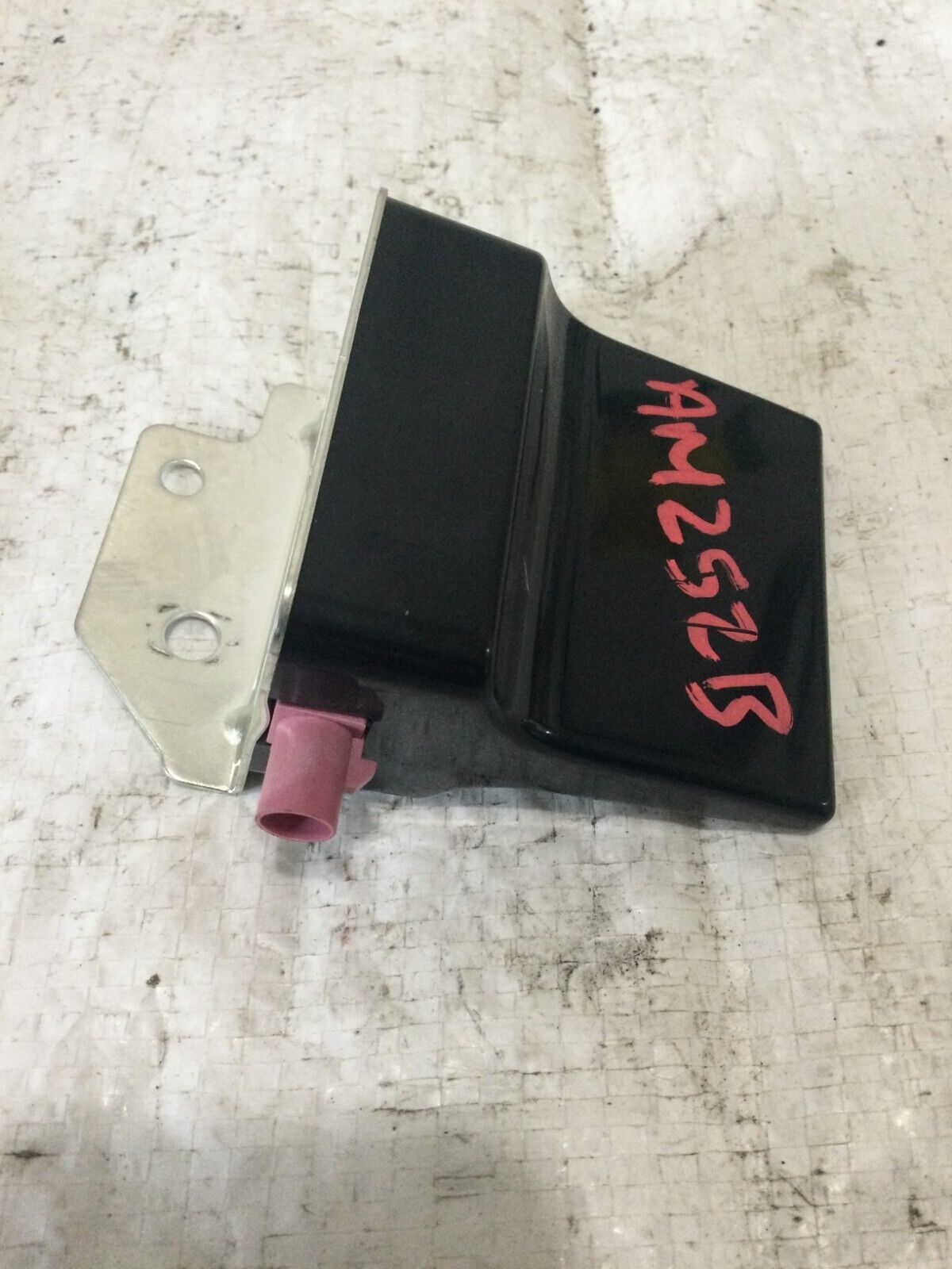 2019-2022 Dodge Ram 1500 Radio Antenna Assembly OEM 68293977AA