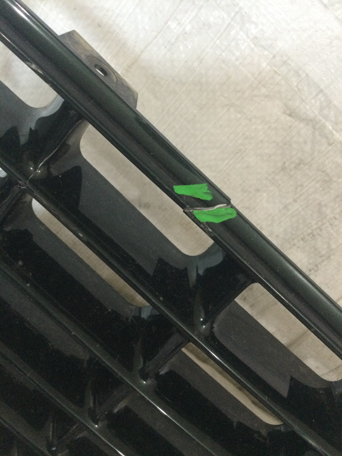 1997 Cadillac Seville Grille OEM MARKED DAMAGE