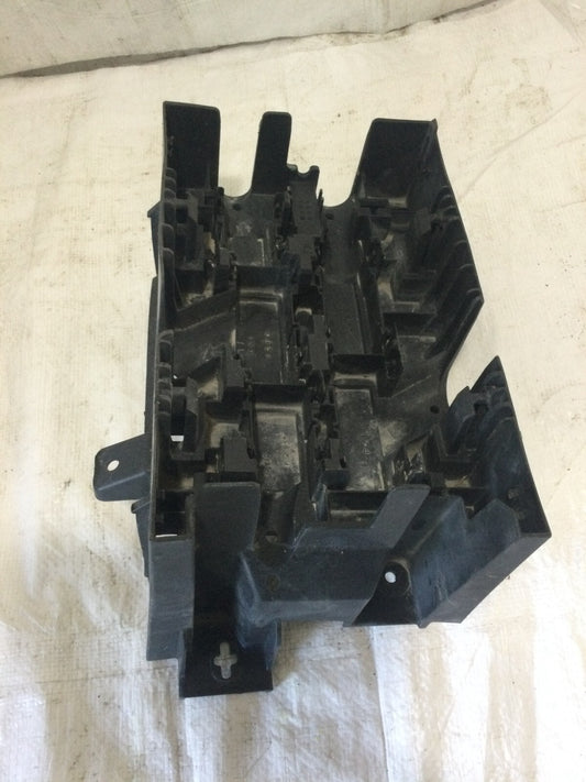 2008 Chevrolet Silverado 2500HD Engine Fuse Box Bracket OEM